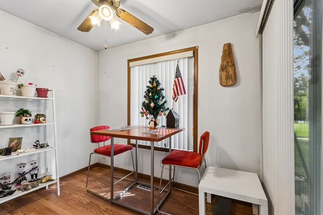 83 Midhurst Court 102A, Naperville, IL 60565