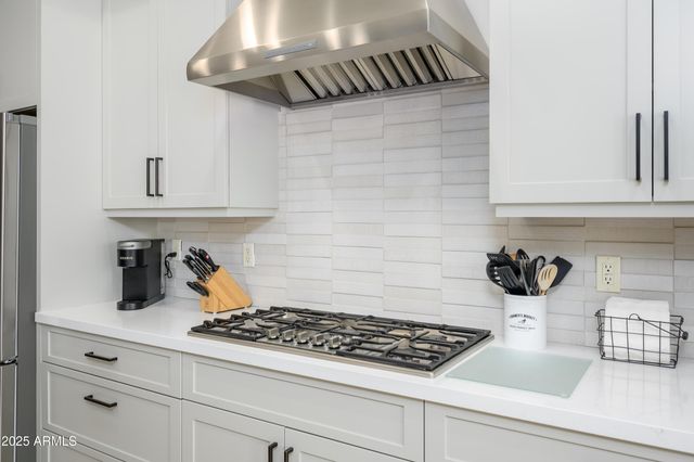 8930 E CAVE CREEK Road, Carefree, AZ 85377