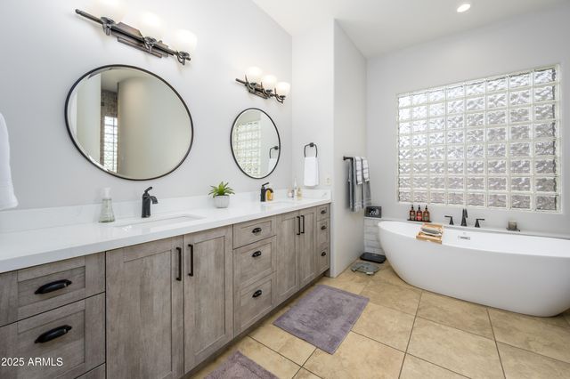 8930 E CAVE CREEK Road, Carefree, AZ 85377