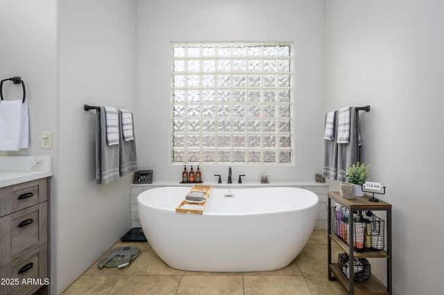 8930 E CAVE CREEK Road, Carefree, AZ 85377