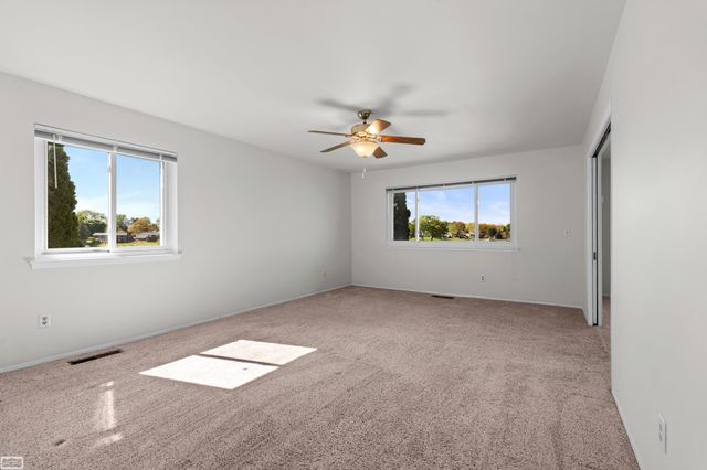 4960 Lake Point Drive, Waterford Twp, MI 48329