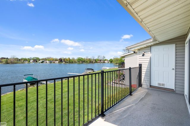 4960 Lake Point Drive, Waterford Twp, MI 48329