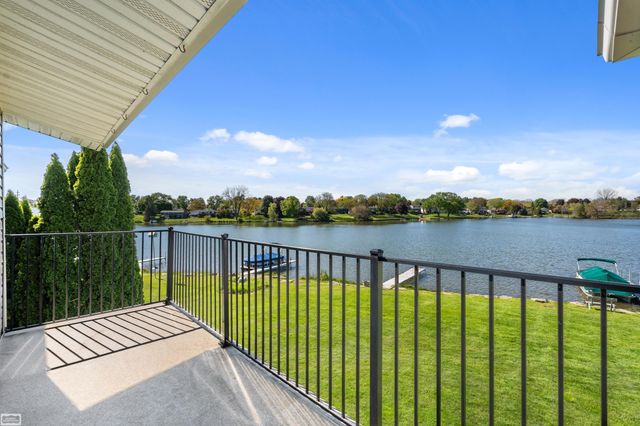 4960 Lake Point Drive, Waterford Twp, MI 48329