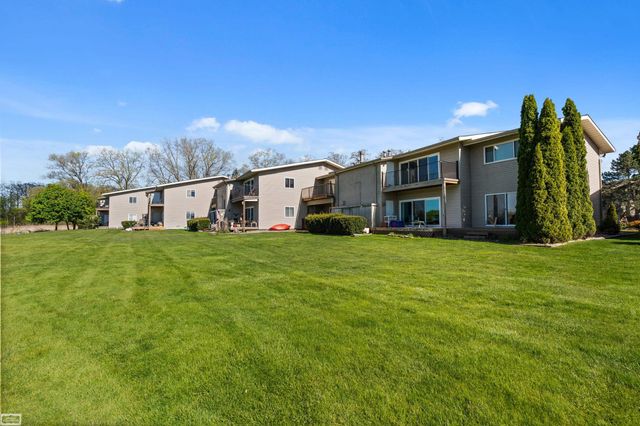 4960 Lake Point Drive, Waterford Twp, MI 48329