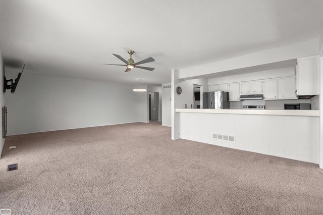 4960 Lake Point Drive, Waterford Twp, MI 48329