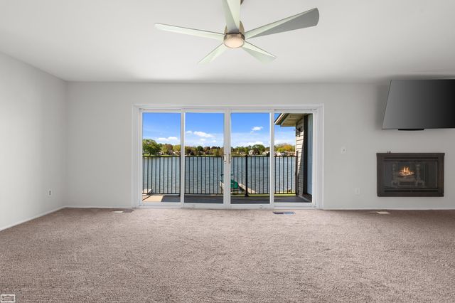 4960 Lake Point Drive, Waterford Twp, MI 48329