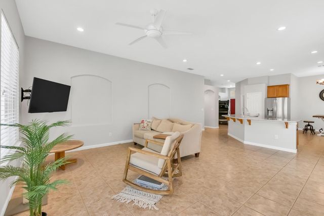 2330 Cashaw Way, Sacramento, CA 95834