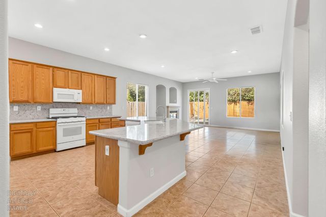 2330 Cashaw Way, Sacramento, CA 95834