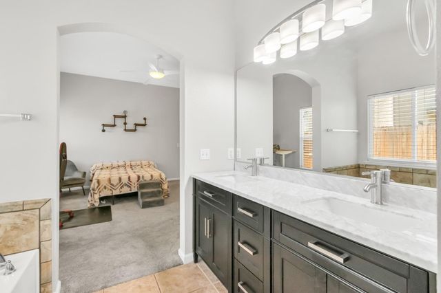 2330 Cashaw Way, Sacramento, CA 95834