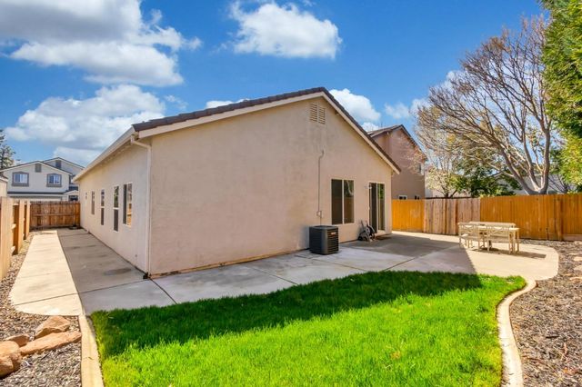 2330 Cashaw Way, Sacramento, CA 95834