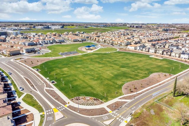 2330 Cashaw Way, Sacramento, CA 95834