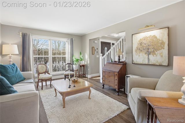 1195 Oakmont Drive, Oxford Charter Township, MI 48371