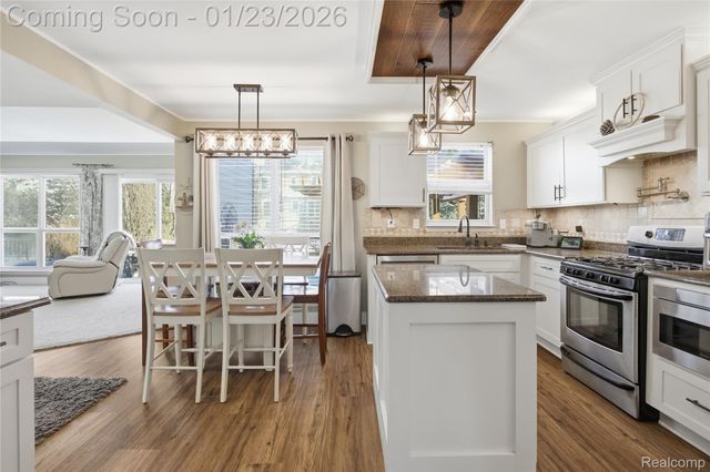 1195 Oakmont Drive, Oxford Charter Township, MI 48371