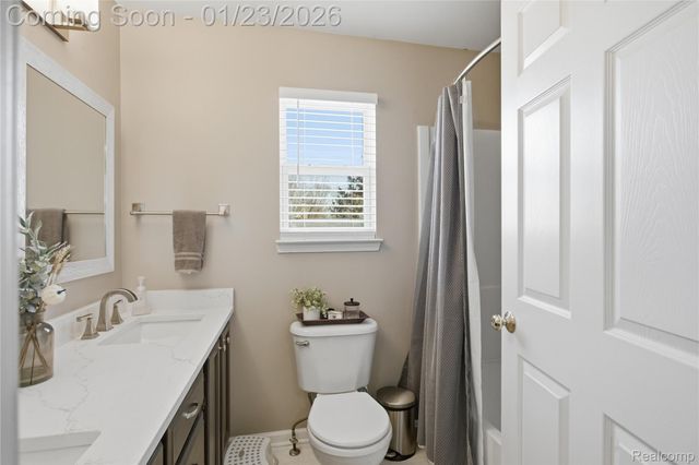 1195 Oakmont Drive, Oxford Charter Township, MI 48371