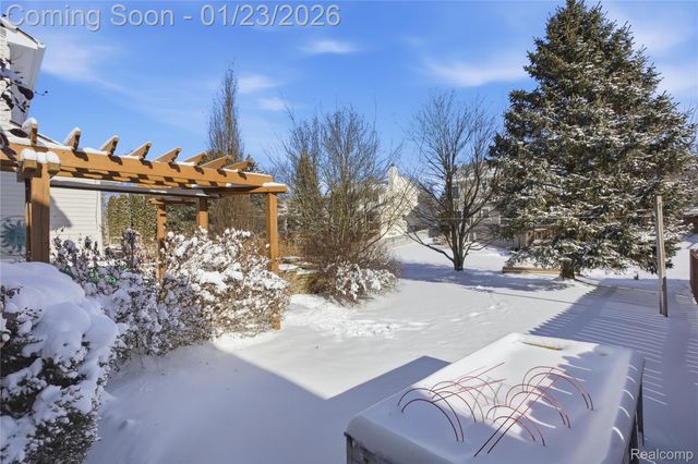 1195 Oakmont Drive, Oxford Charter Township, MI 48371