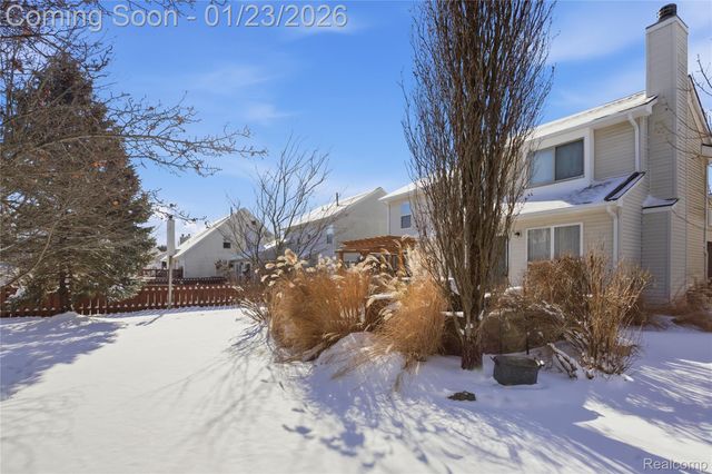 1195 Oakmont Drive, Oxford Charter Township, MI 48371