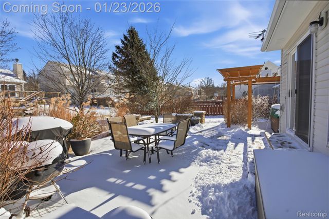 1195 Oakmont Drive, Oxford Charter Township, MI 48371