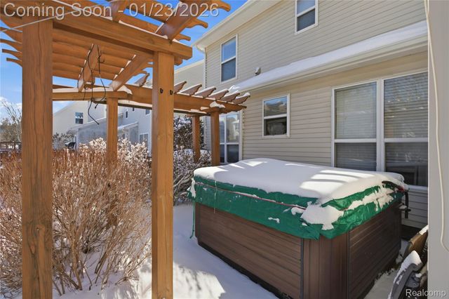 1195 Oakmont Drive, Oxford Charter Township, MI 48371