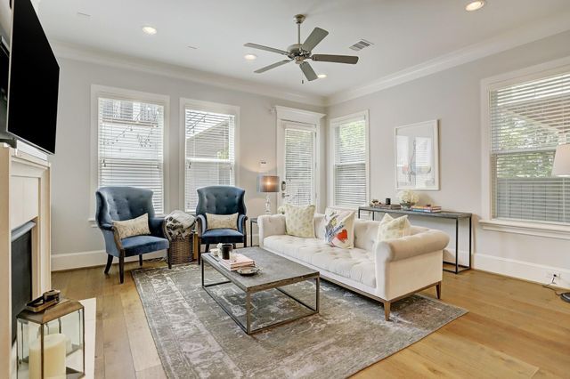 420 W 18th Street, Houston, TX 77008