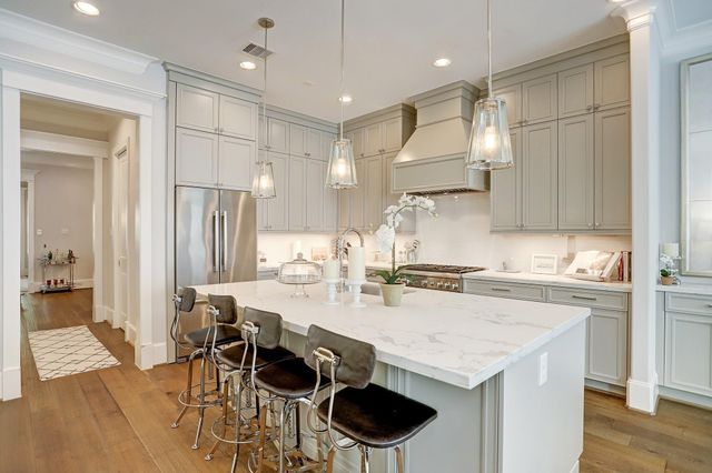 420 W 18th Street, Houston, TX 77008