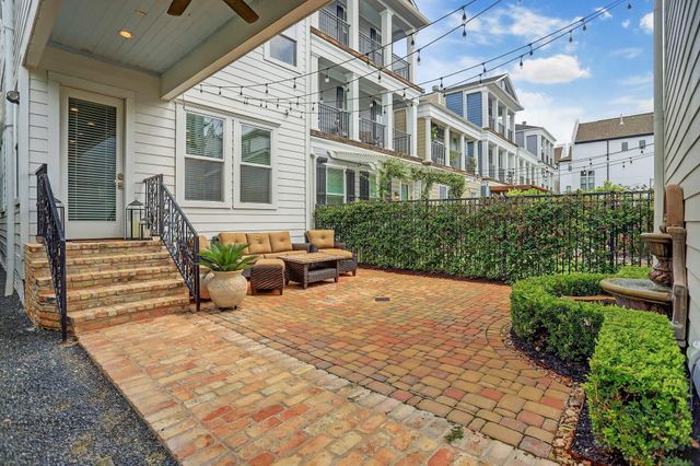 420 W 18th Street, Houston, TX 77008