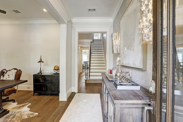 420 W 18th Street, Houston, TX 77008