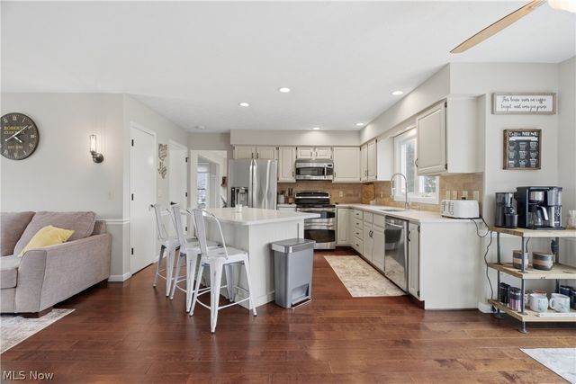 598 Chancellor Circle, Avon Lake, OH 44012
