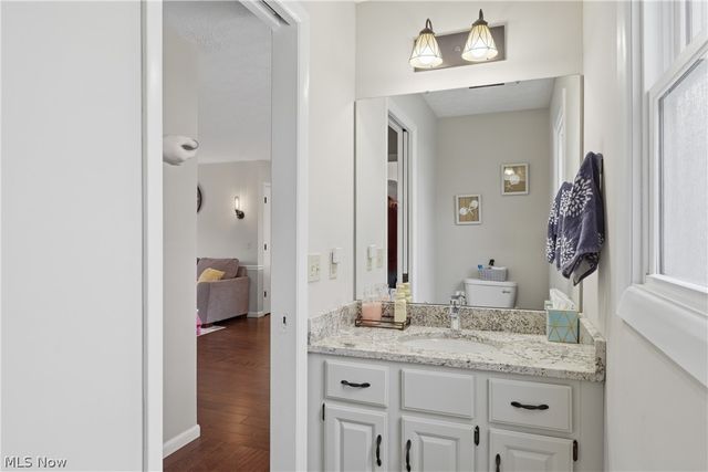 598 Chancellor Circle, Avon Lake, OH 44012