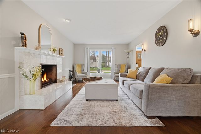598 Chancellor Circle, Avon Lake, OH 44012