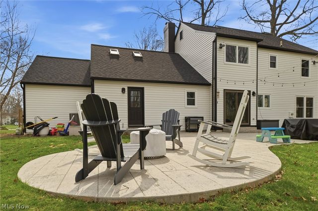 598 Chancellor Circle, Avon Lake, OH 44012