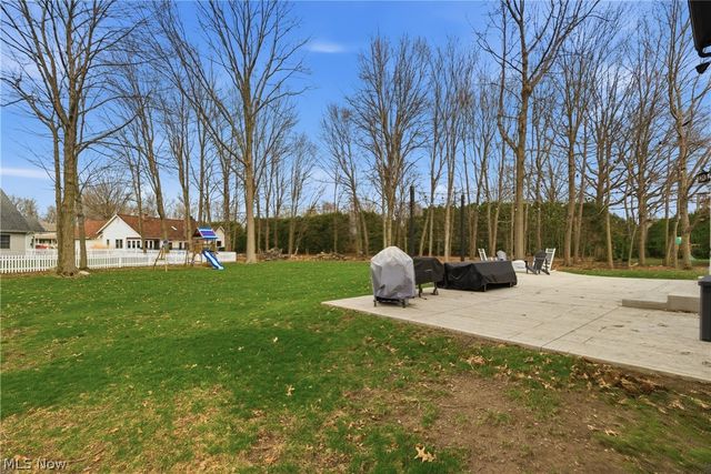 598 Chancellor Circle, Avon Lake, OH 44012