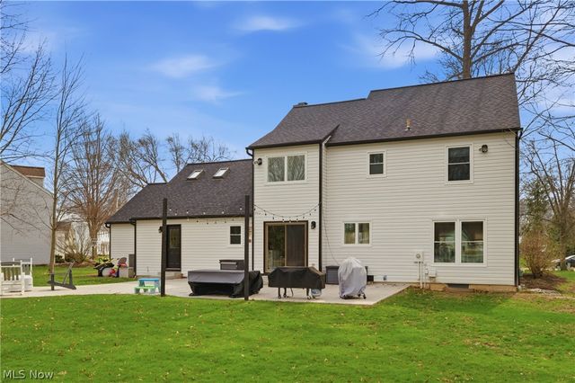 598 Chancellor Circle, Avon Lake, OH 44012