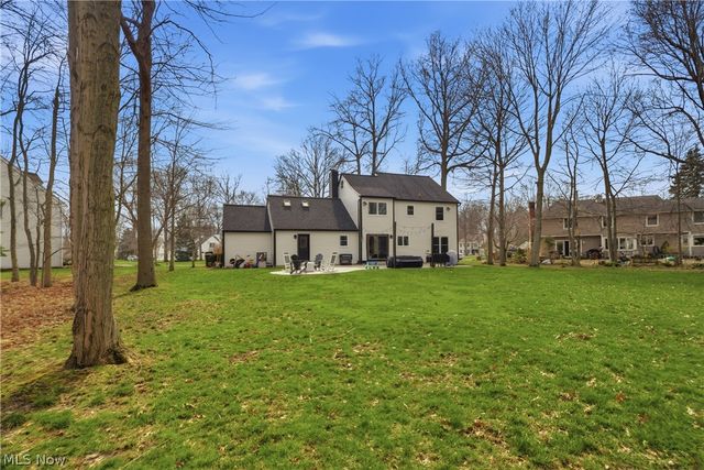 598 Chancellor Circle, Avon Lake, OH 44012