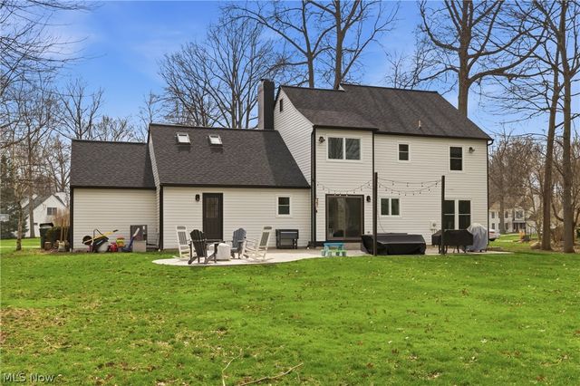 598 Chancellor Circle, Avon Lake, OH 44012