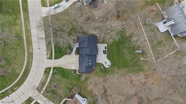 598 Chancellor Circle, Avon Lake, OH 44012