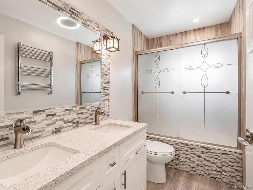 433 S 7th Street, Lindenhurst, NY 11757 — photo 2