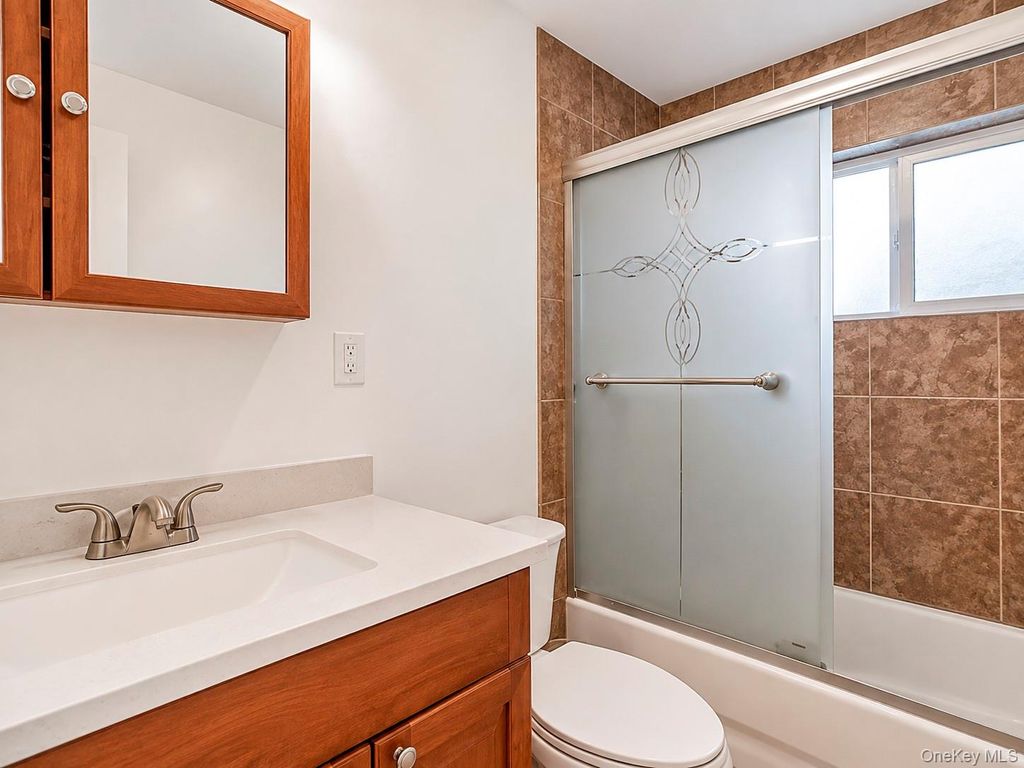433 S 7th Street, Lindenhurst, NY 11757 — photo 3