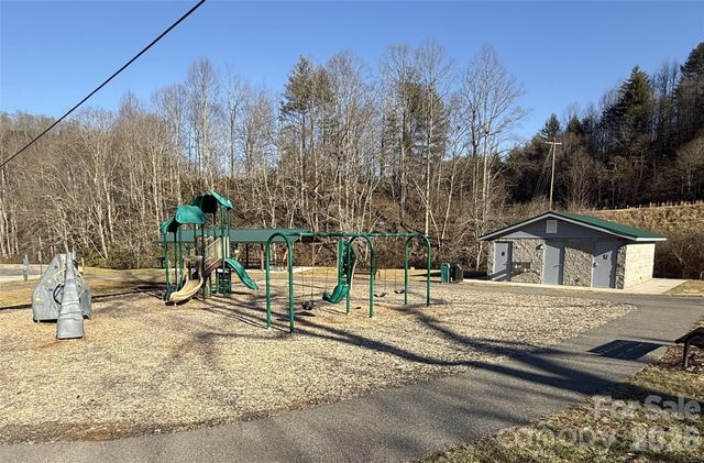 24 Supooh Lane, Sylva, NC 28779