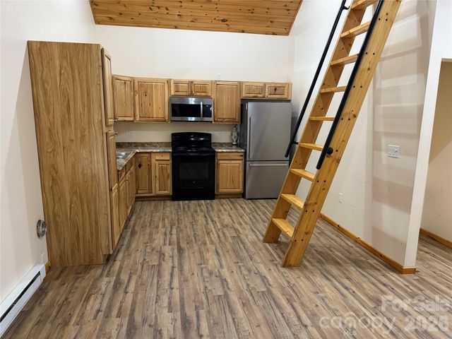 24 Supooh Lane, Sylva, NC 28779