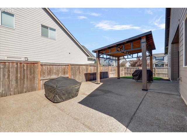 1149 S WALNUT St, Canby, OR 97013