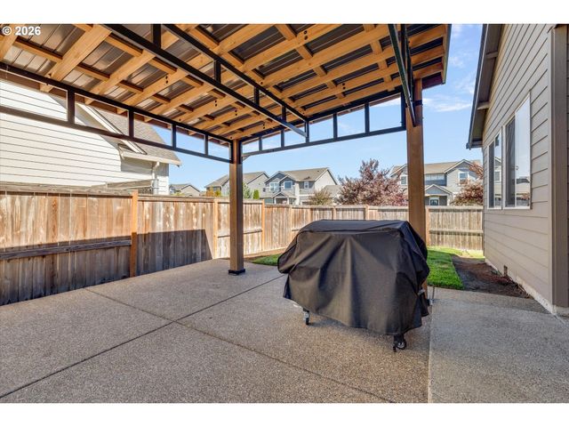 1149 S WALNUT St, Canby, OR 97013