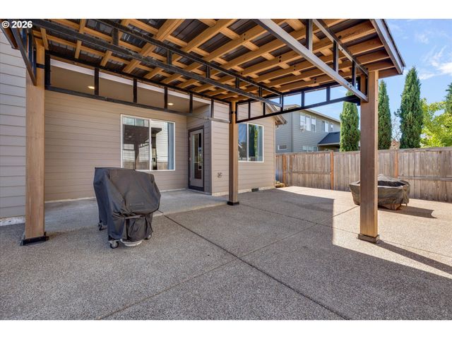 1149 S WALNUT St, Canby, OR 97013