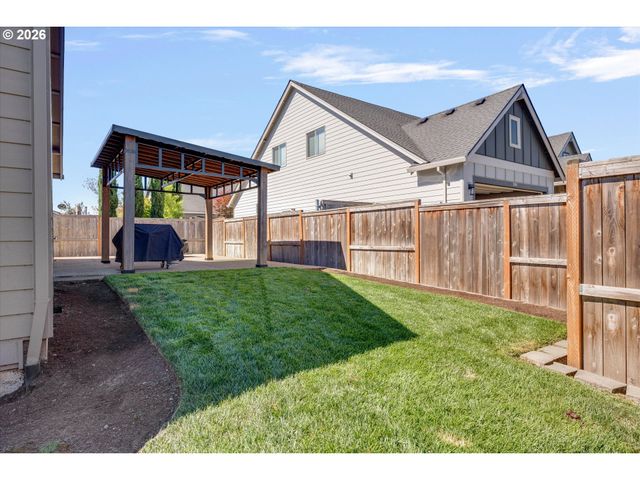 1149 S WALNUT St, Canby, OR 97013