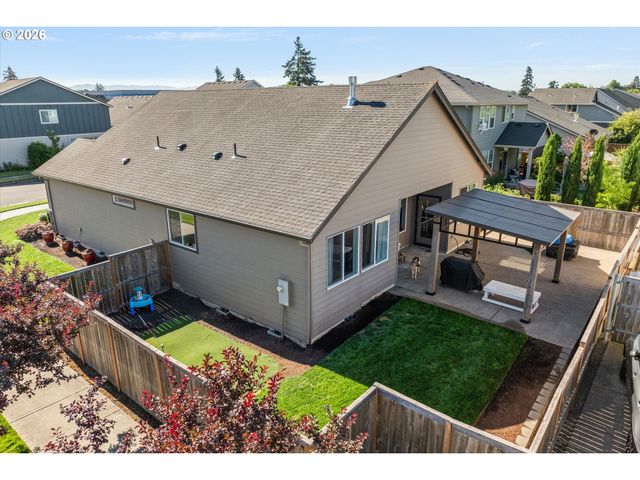 1149 S WALNUT St, Canby, OR 97013