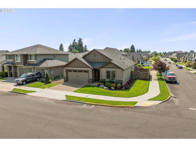 1149 S WALNUT St, Canby, OR 97013