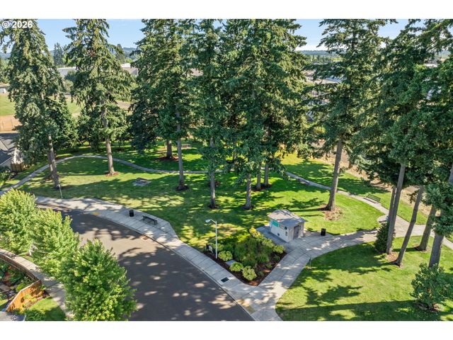 1149 S WALNUT St, Canby, OR 97013