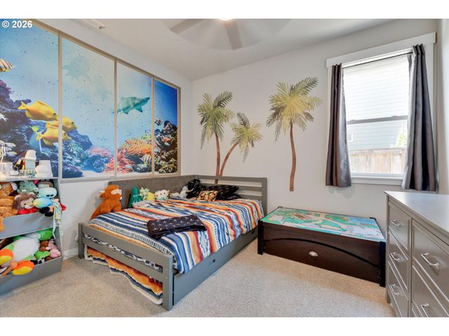 1149 S WALNUT St, Canby, OR 97013