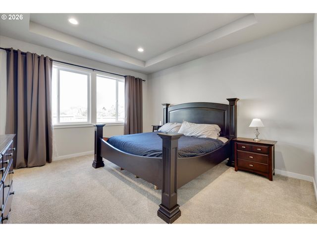 1149 S WALNUT St, Canby, OR 97013