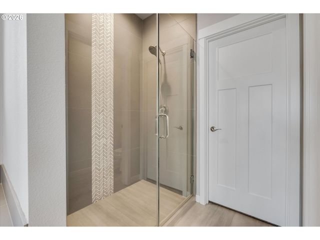 1149 S WALNUT St, Canby, OR 97013