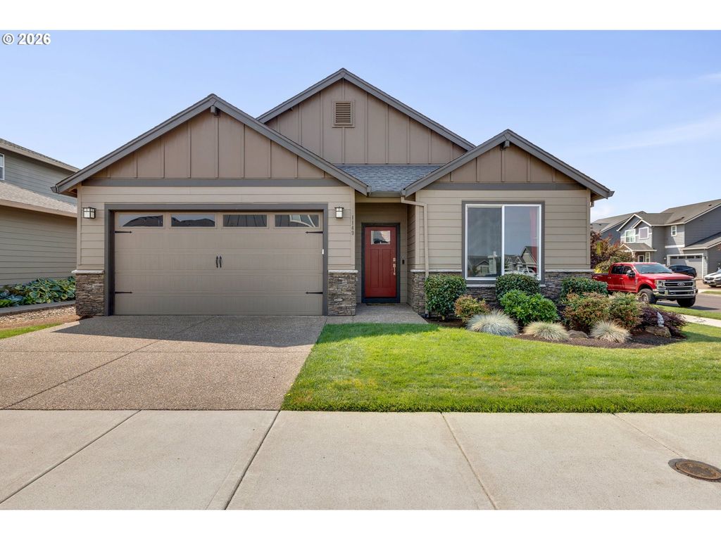 1149 S WALNUT St, Canby, OR 97013